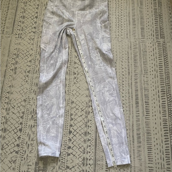 Lululemon Speed Up Tight size 6 - Picture 7 of 11